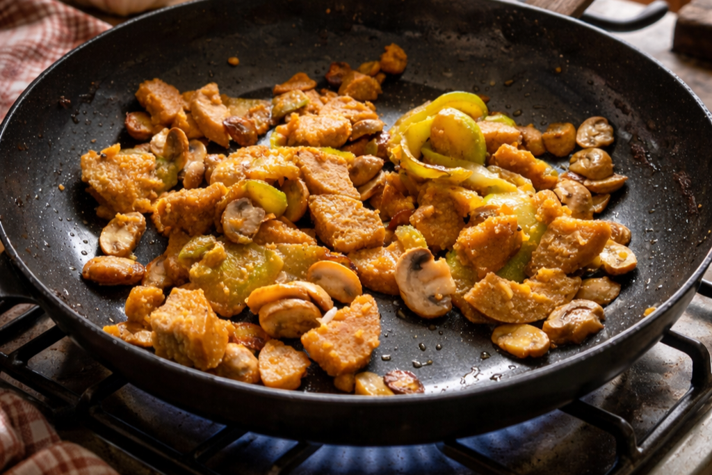 šampinjopni u kuhinji na vatri recepti proizvodi.png2